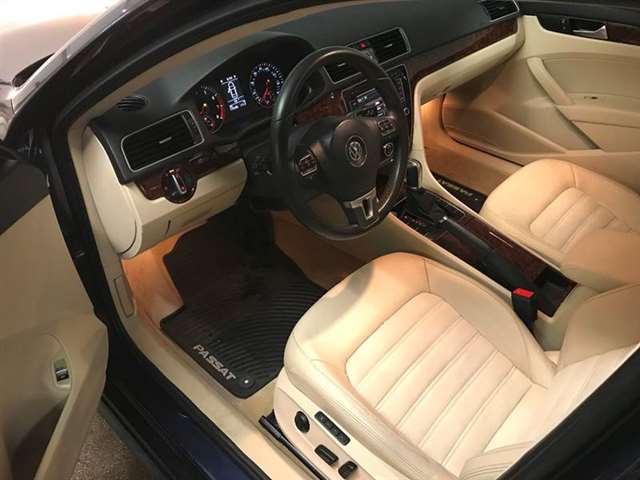 Volkswagen Passat 2012 photo 8